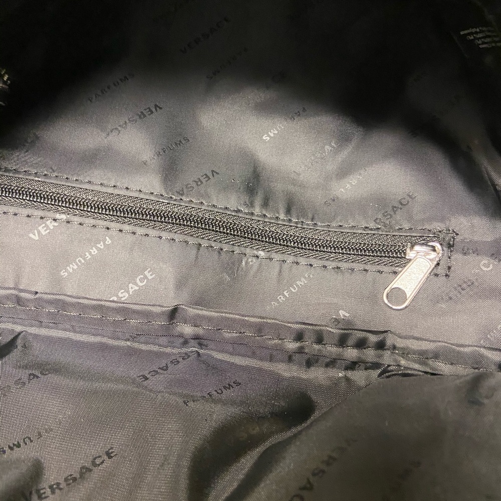 1 left! New Versace parfums Fanny pack bag - Picture 7 of 7